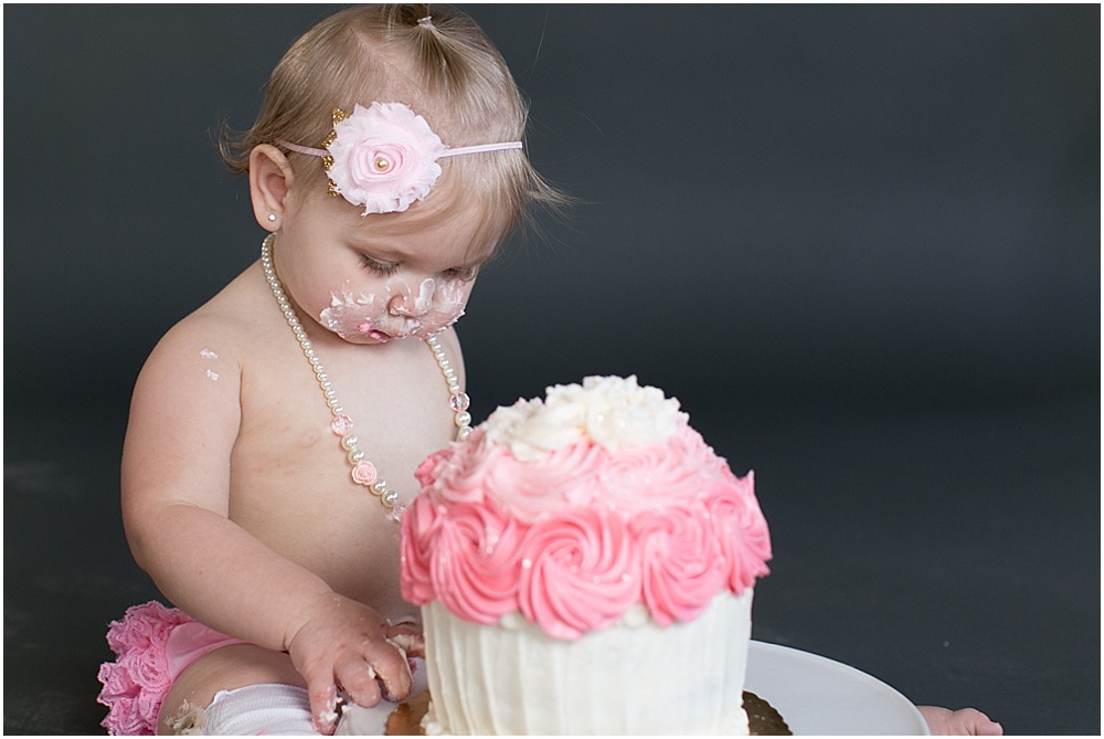 Maryland_family_Photographer_Aubree_Cake_Smash_first_Birthday_0027