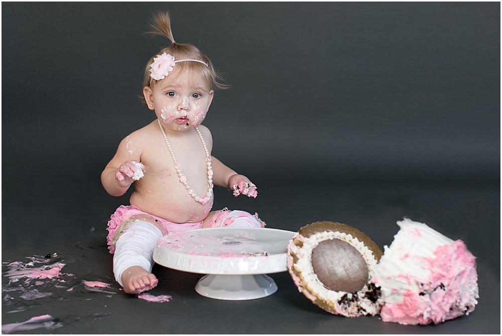 Maryland_family_Photographer_Aubree_Cake_Smash_first_Birthday_0034