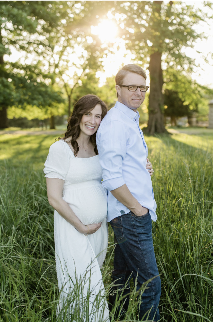 Baltimore photoshoot locations Cylburn Arboretum maternity session in tall grass