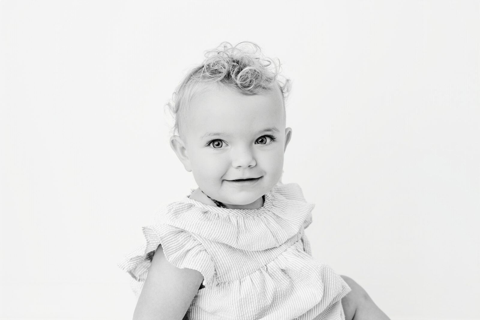 Baltimore children's portrait photographer captures child smiling