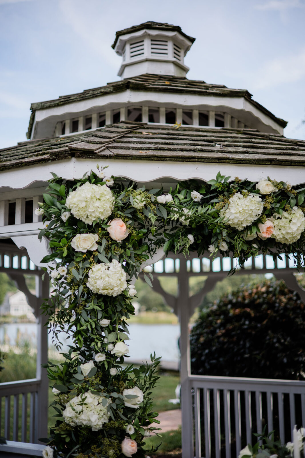 florals adorning the gazebo at Kent Island Resort