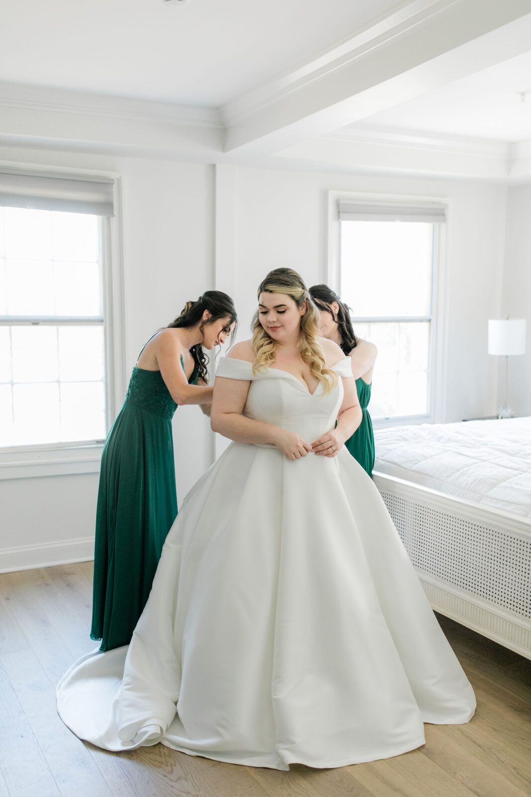 Bride getting ready in the bridal suite at Kent Island Resort