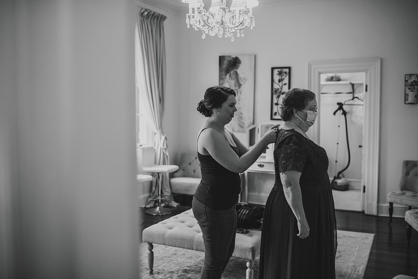 Bridal party getting ready on wedding day at Rust Manor House